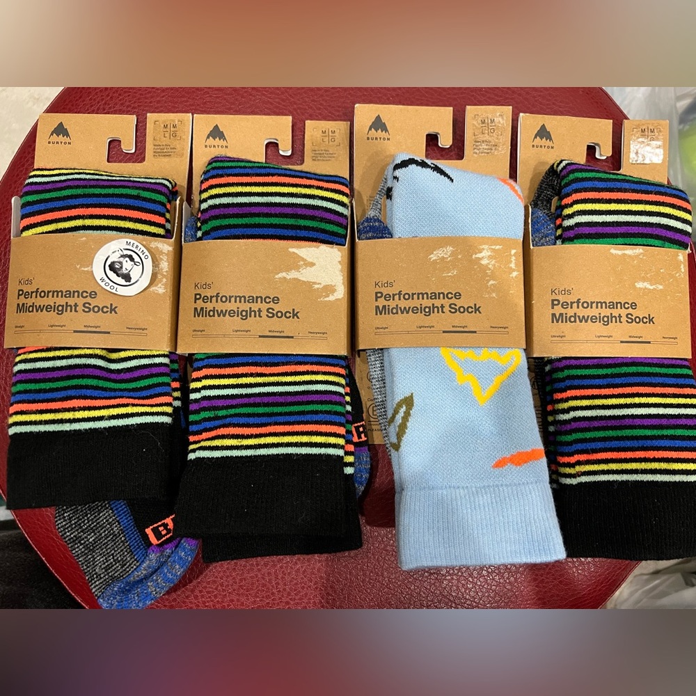 NWT BURTON Kids Merino Wool Performance Midweight Socks 3 pair M-L 2-4 Winter